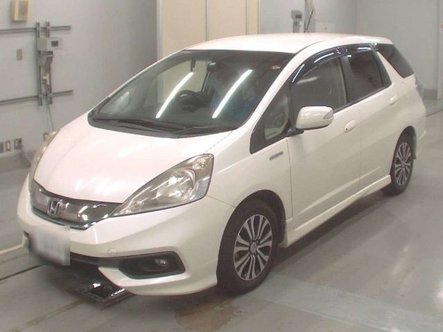 30007 Honda Fit shuttle GP2 2014 г. (CAA Tokyo)